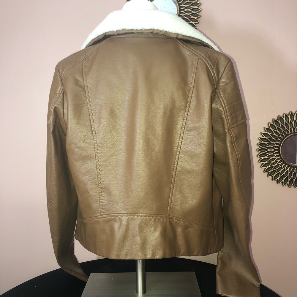 Brown Leather Jacket with fur Collar - Picture 4 of 5